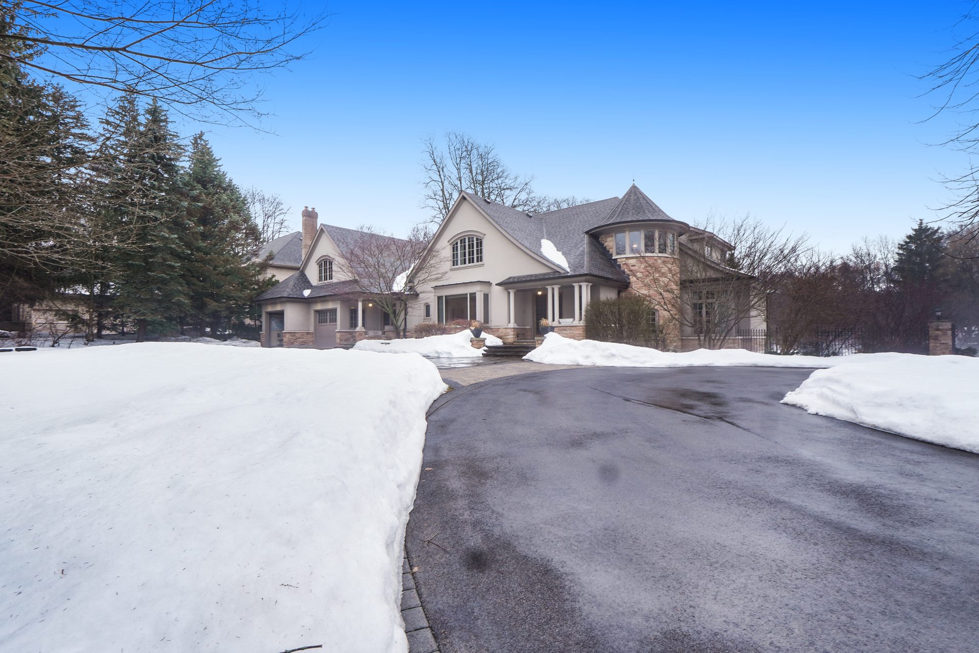 Daytime exterior before twilight